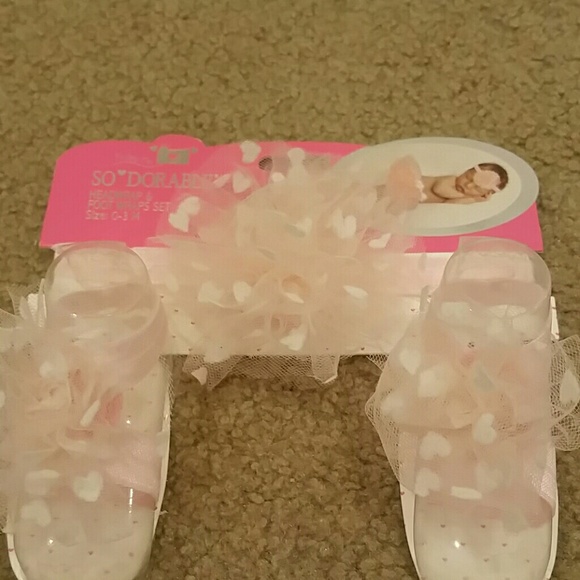 Newborn baby girl photoshoot set - Picture 2 of 5